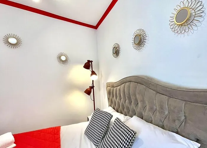 Plaka Central Suite By Zeussuites