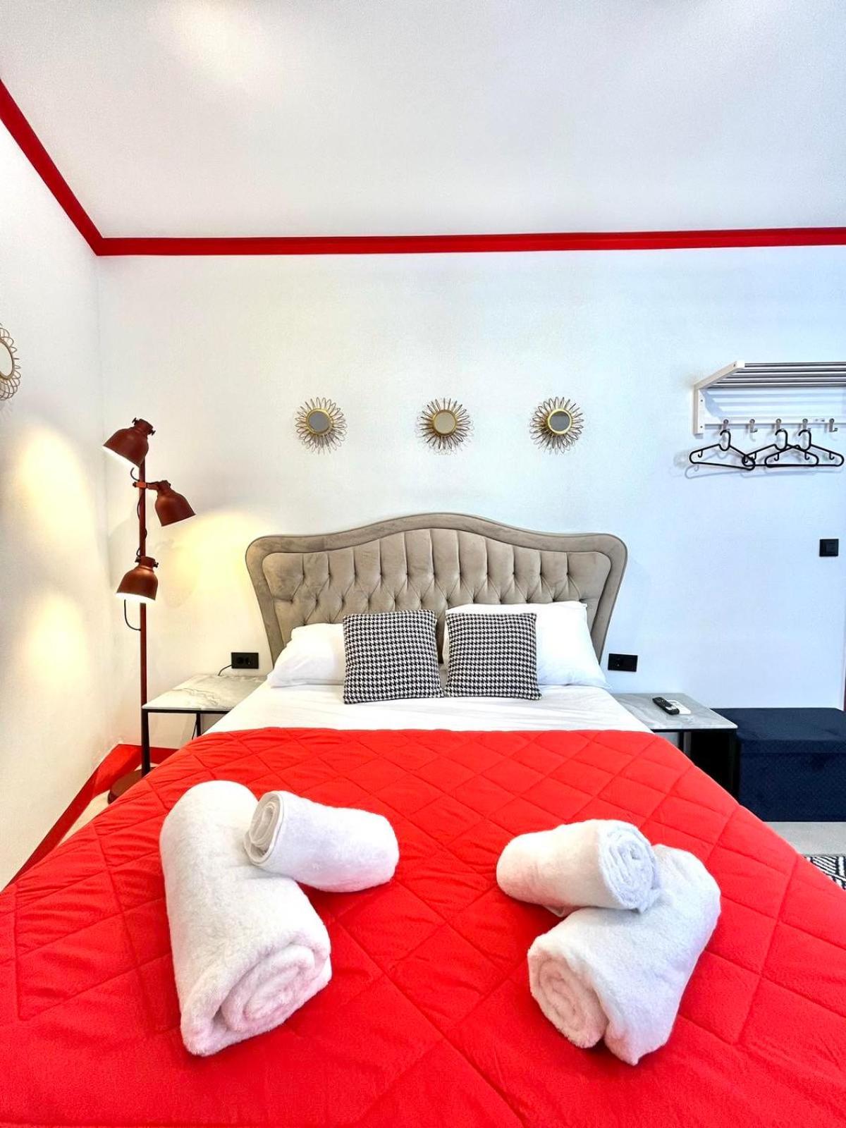 Plaka By Zeussuites *